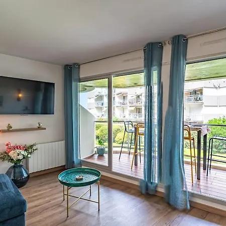 Apartment Les Pieds Dans L'eau, Plage Peirere *